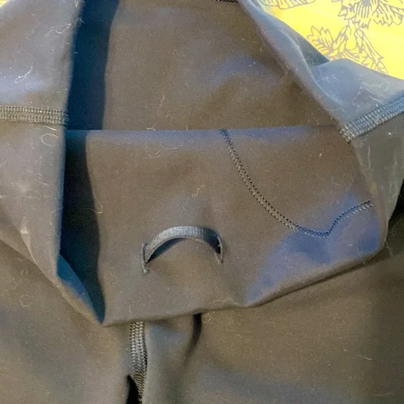 Lululemon Wunder Train shorts - Picture 3 of 6